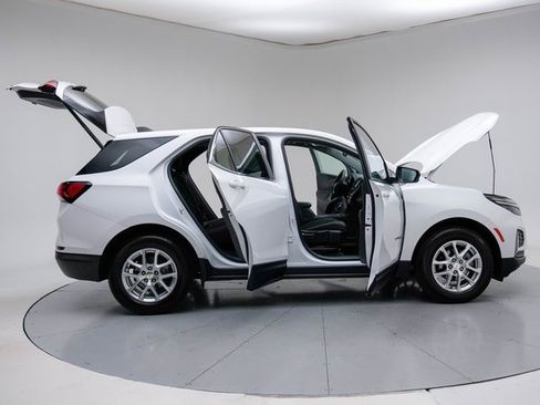 Used 2024 Chevrolet Equinox LT image 14