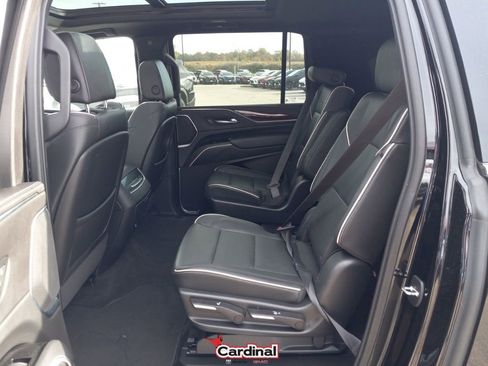 Used 2023 Cadillac Escalade ESV Premium Luxury image 23