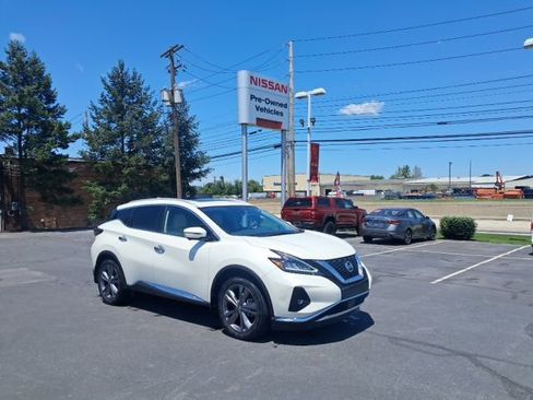 Certified 2022 Nissan Murano Platinum w/ Cargo Package AWD/4WD image 2