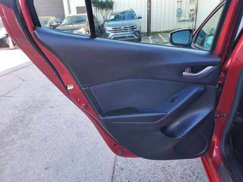 Used 2016 MAZDA MAZDA3 i Sport image 17