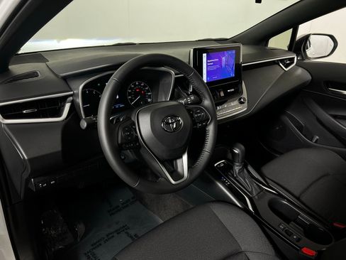 Certified 2025 Toyota Corolla SE w/ SE Package image 12