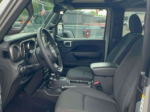Used 2020 Jeep Wrangler Sport AWD/4WD image 11