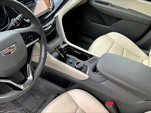 Certified 2024 Cadillac XT6 Premium Luxury w/ Technology Package AWD/4WD image 18
