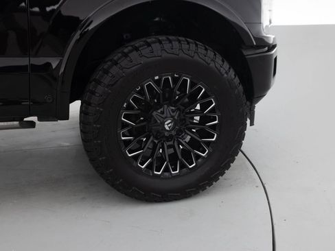 Used 2018 Ford F150 Platinum w/ Equipment Group 701A Luxury AWD/4WD image 19