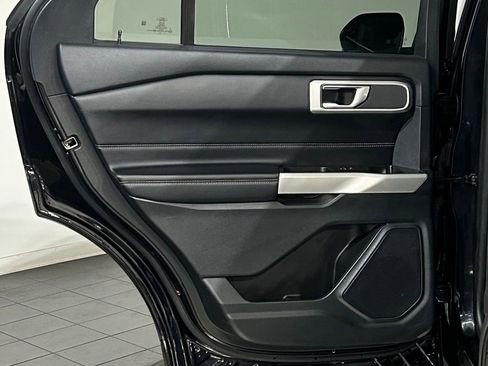 Used 2022 Ford Explorer XLT w/ Equipment Group 202A AWD/4WD image 50