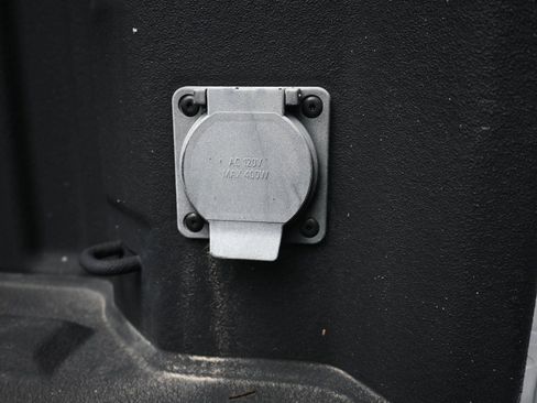 Used 2022 Chevrolet Silverado 1500 LTZ image 18