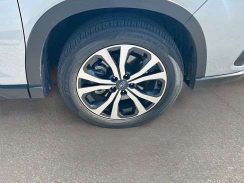 Certified 2024 Subaru Forester Limited AWD/4WD image 31