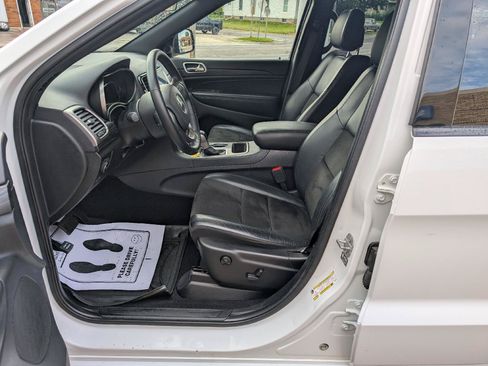 Used 2021 Jeep Grand Cherokee Laredo X AWD/4WD image 11