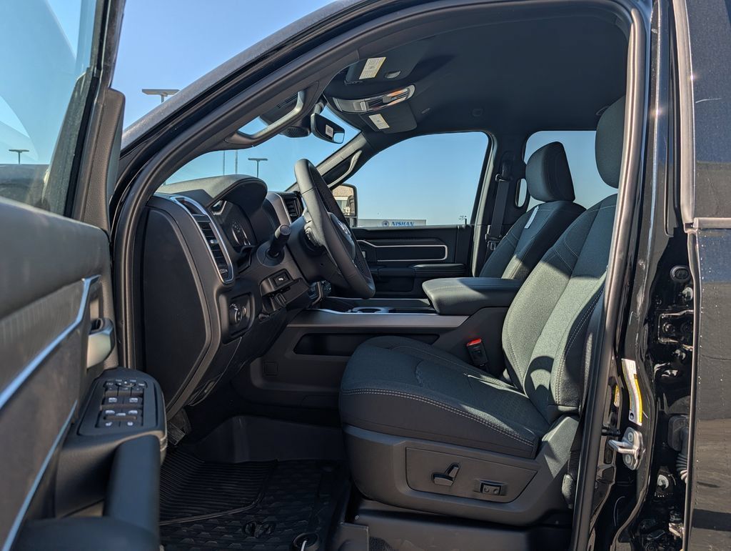 New 2026 RAM 2500 Big Horn AWD/4WD image 5