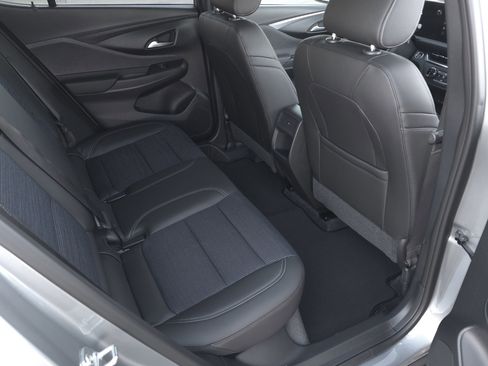 New 2026 Buick Envista Preferred image 32