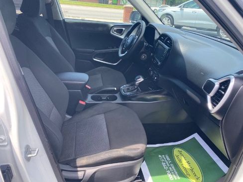 Used 2020 Kia Soul LX FWD image 18