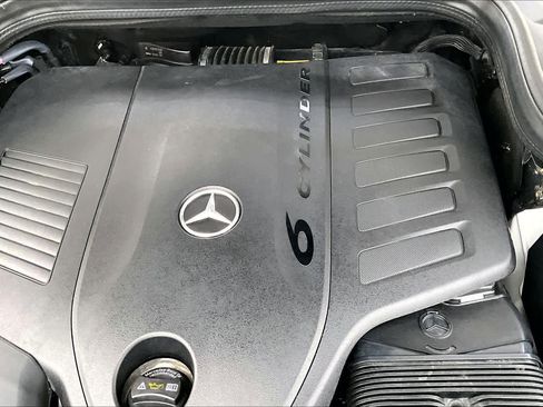 Used 2022 Mercedes-Benz GLS 450 4MATIC image 33
