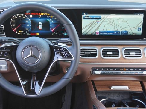 Used 2025 Mercedes-Benz GLE 450 4MATIC image 29