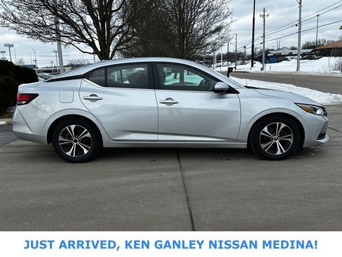 Used 2023 Nissan Sentra SV image 2