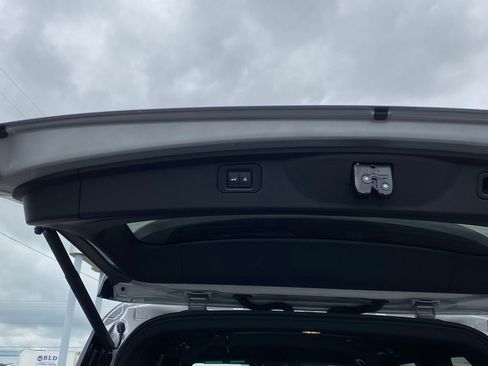 New 2025 Nissan Armada SL w/ Captain's Chari Seat Package image 41