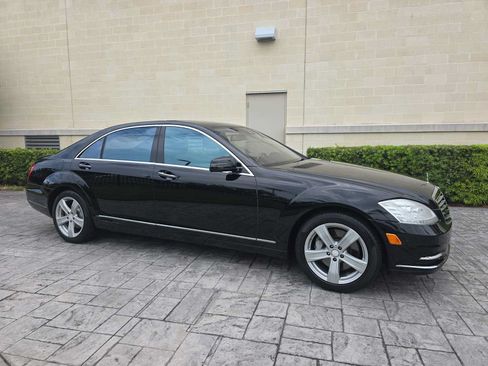 Used 2011 Mercedes-Benz S 550 4MATIC image 1