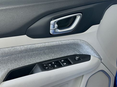 Used 2023 Jeep Compass Latitude image 15