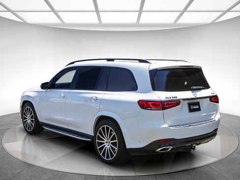 Used 2021 Mercedes-Benz GLS 580 4MATIC image 2