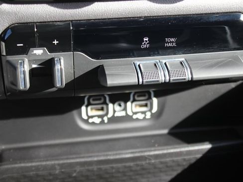 Used 2020 RAM 1500 Big Horn image 8