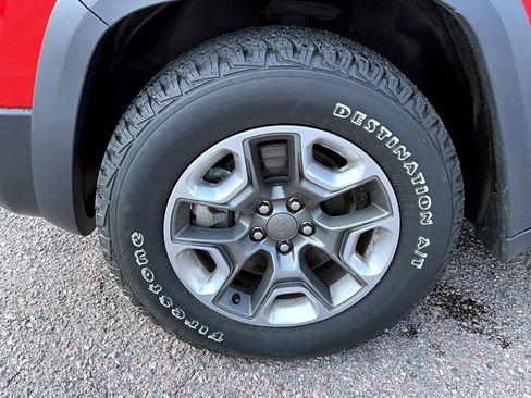 Certified 2019 Jeep Cherokee Trailhawk w/ Comfort/Convenience Group image 22