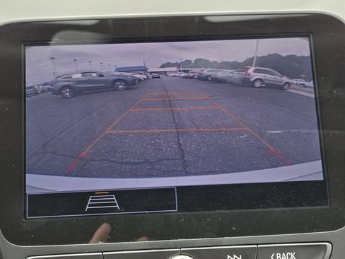 Used 2022 Chevrolet Malibu LT FWD image 34
