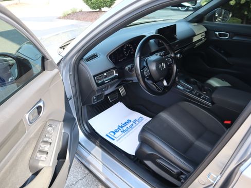 Used 2022 Honda Civic Sport image 3