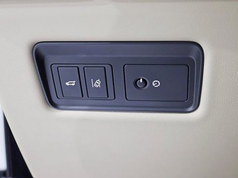 Used 2016 Land Rover Range Rover HSE image 15