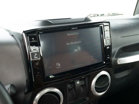 Used 2017 Jeep Wrangler Unlimited Sport w/ Quick Order Package 24S AWD/4WD image 38