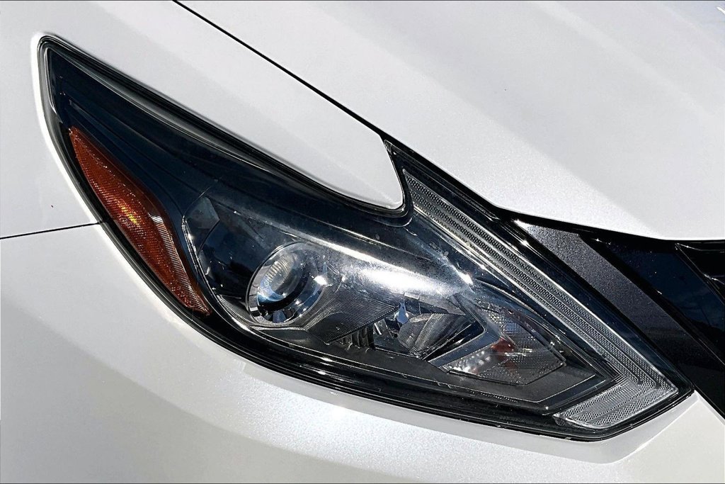 Used 2018 Nissan Altima 2.5 SR w/ SR Midnight Edition FWD image 29