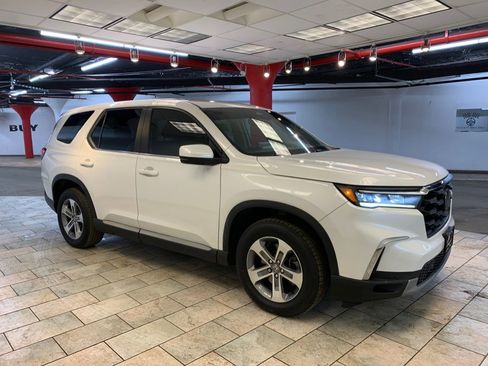 Used 2024 Honda Pilot EX-L image 10