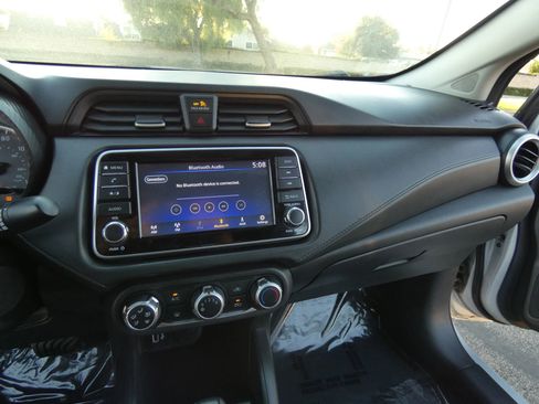 Used 2020 Nissan Versa S image 57