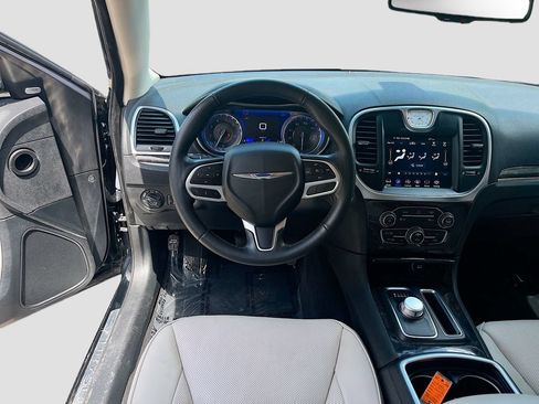 Used 2022 Chrysler 300 Touring L w/ Comfort Group RWD image 22