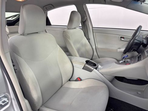 Used 2015 Toyota Prius Two image 30