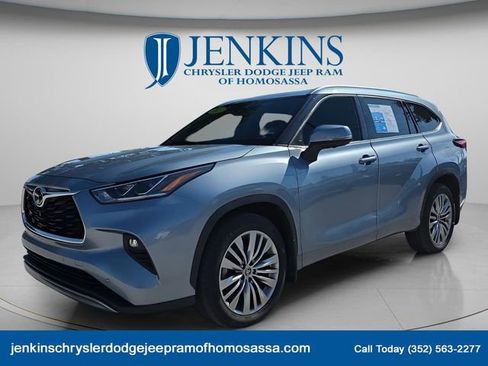 Used 2023 Toyota Highlander Platinum image 1
