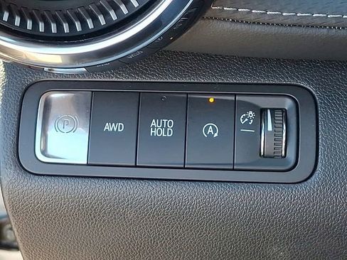 Used 2025 Chevrolet Equinox LT AWD/4WD image 23
