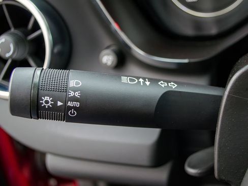 Used 2022 Chevrolet Camaro LT w/ Technology Package image 21