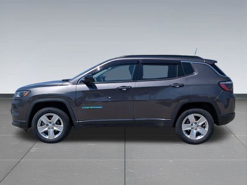 Used 2022 Jeep Compass Latitude w/ Convenience Group AWD/4WD image 2