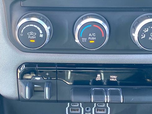 Used 2021 RAM 1500 Big Horn AWD/4WD image 16