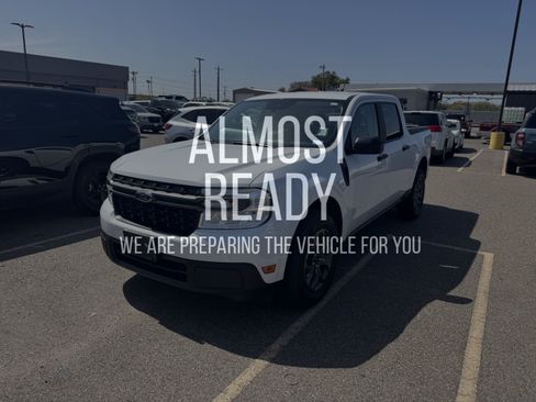 Used 2024 Ford Maverick XLT FWD image 2