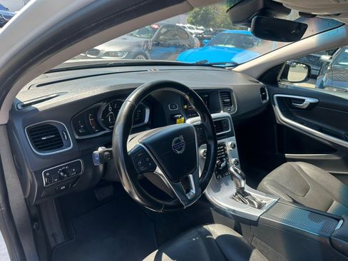 Used 2018 Volvo V60 T5 Cross Country w/ Convenience Package AWD/4WD image 21
