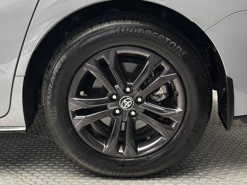 Used 2025 Toyota Sienna XSE w/ XSE Premium Package AWD/4WD image 6