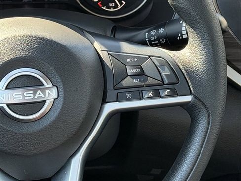 Used 2025 Nissan Altima 2.5 SV image 13