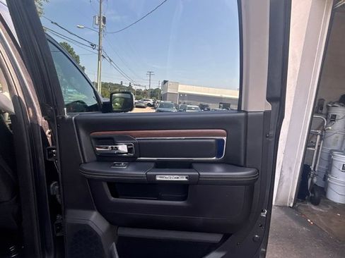 Used 2016 RAM 1500 Laramie w/ Convenience Group AWD/4WD image 19