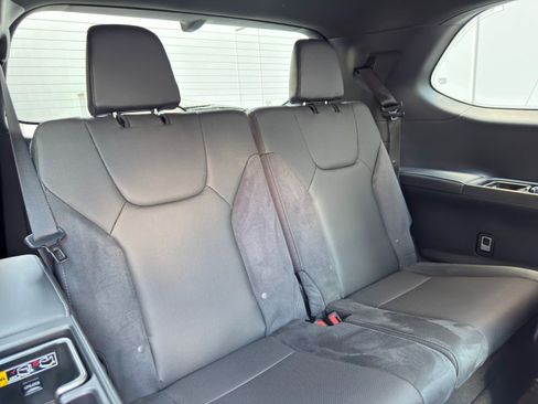 Used 2026 Lexus TX 500h AWD w/ Technology Package image 39