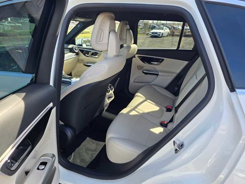 Used 2026 Mercedes-Benz GLC 300 image 18