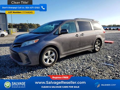 Used 2018 Toyota Sienna LE image 1