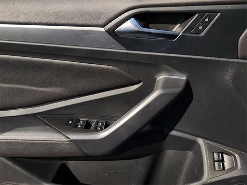 Used 2022 Volkswagen Jetta SE image 23