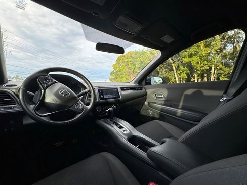Used 2021 Honda HR-V Sport image 18