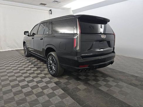 Used 2023 Cadillac Escalade ESV V AWD/4WD image 10