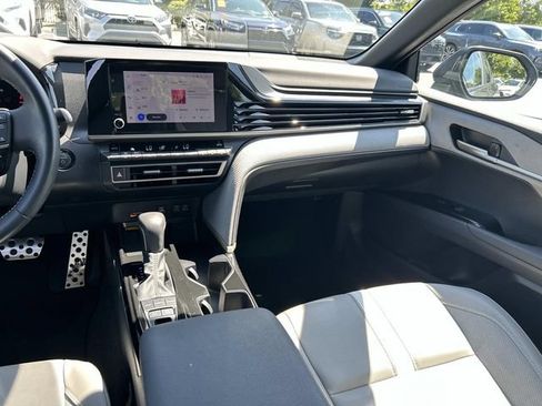 Used 2025 Toyota Camry SE w/ Convenience Package FWD image 16